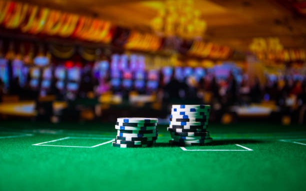 Mobile app displaying Cash Out button and payout offer on slot8800 login